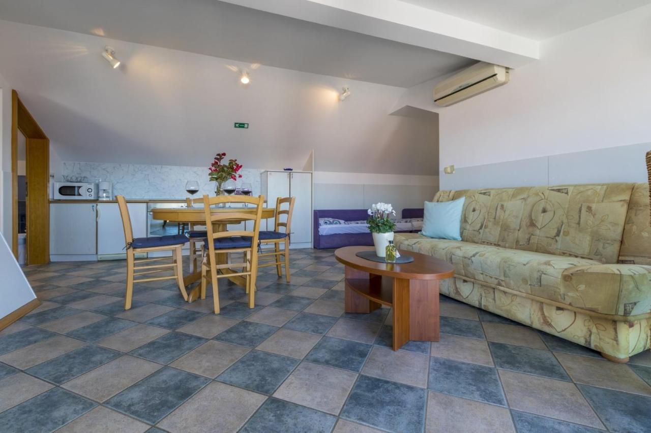 Blue Pearl Apartments Crikvenica Exterior photo