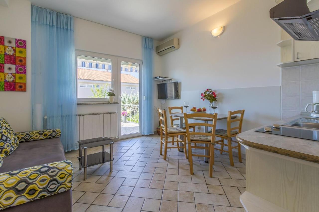 Blue Pearl Apartments Crikvenica Exterior photo